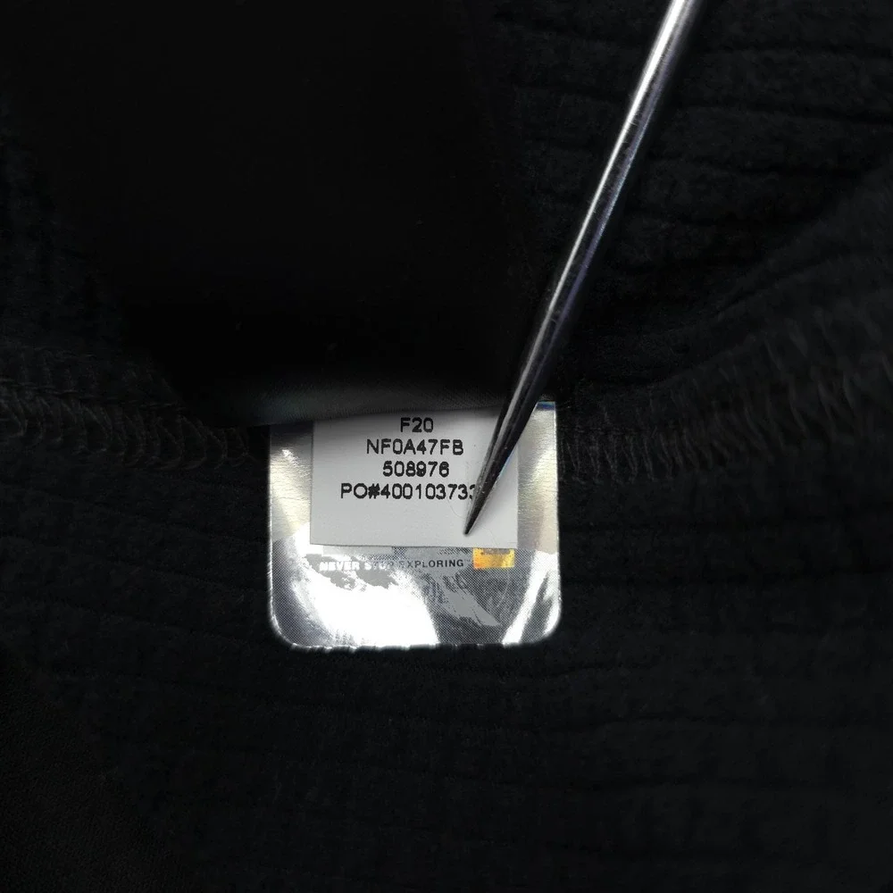 NWT The North Face Mens L NF0A47FB Mountain Peaks 1/4 Zip Fleece Digital Shadows